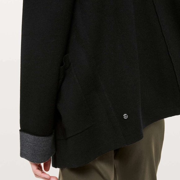 Lululemon NWT Reverse Me Wrap - Size 12 - Black / Heathered Deep Coal - Picture 4 of 7